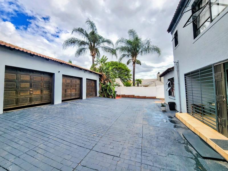 6 Bedroom Property for Sale in Montana Park Gauteng