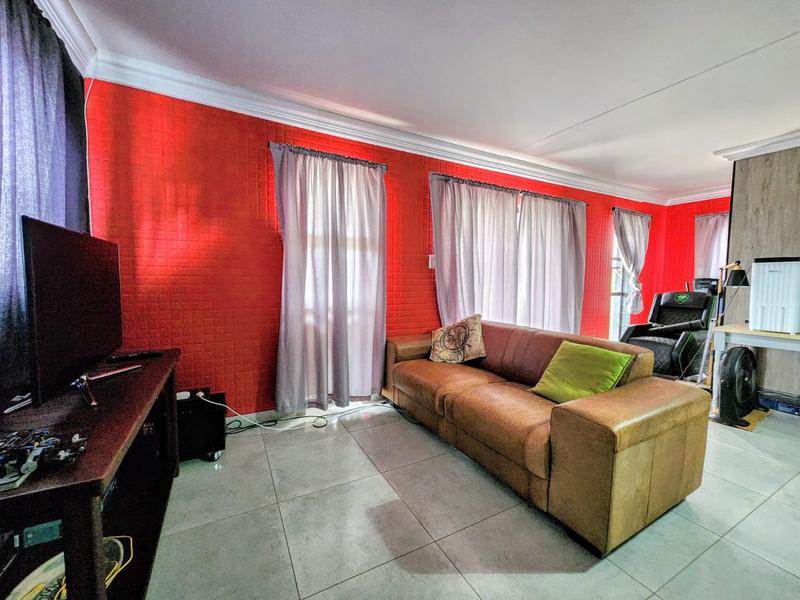 6 Bedroom Property for Sale in Montana Park Gauteng