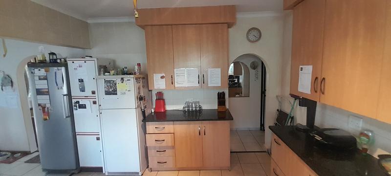 5 Bedroom Property for Sale in Mountain View Gauteng