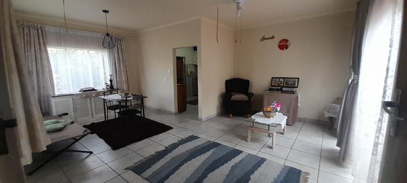 5 Bedroom Property for Sale in Mountain View Gauteng