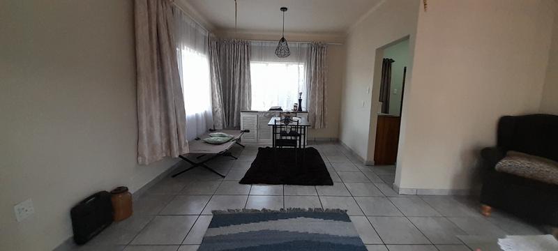 5 Bedroom Property for Sale in Mountain View Gauteng
