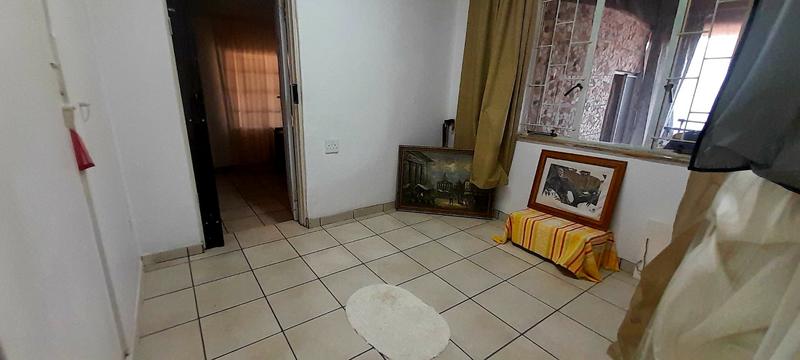 5 Bedroom Property for Sale in Mountain View Gauteng