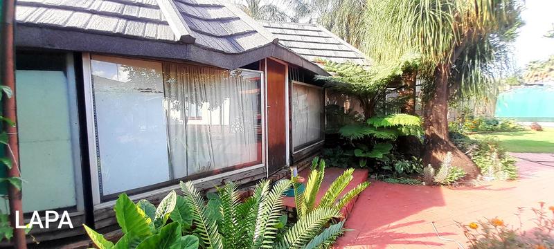 5 Bedroom Property for Sale in Mountain View Gauteng
