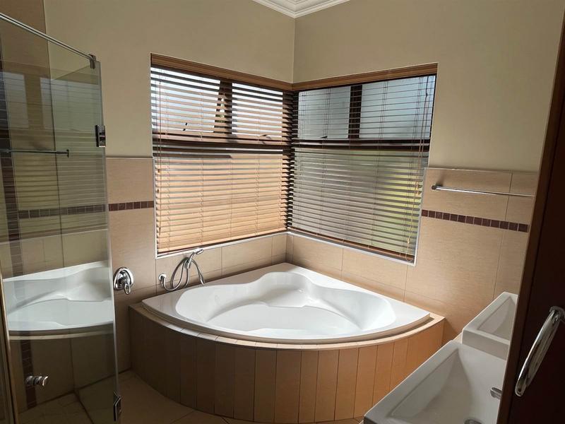 4 Bedroom Property for Sale in Waterkloof Ridge Gauteng