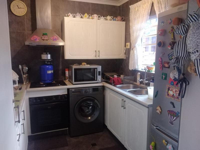 2 Bedroom Property for Sale in Rooihuiskraal North Gauteng