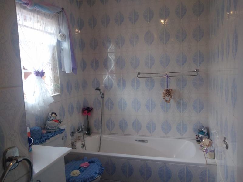 2 Bedroom Property for Sale in Rooihuiskraal North Gauteng