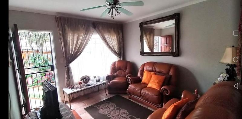 2 Bedroom Property for Sale in Rooihuiskraal North Gauteng