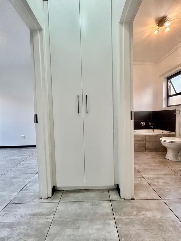 1 Bedroom Property for Sale in Bryanston Gauteng