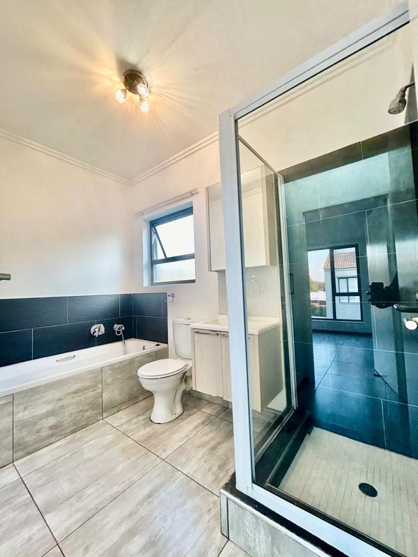 1 Bedroom Property for Sale in Bryanston Gauteng
