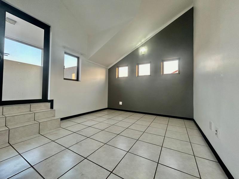 1 Bedroom Property for Sale in Bryanston Gauteng