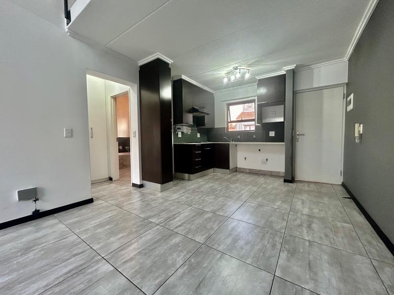 1 Bedroom Property for Sale in Bryanston Gauteng