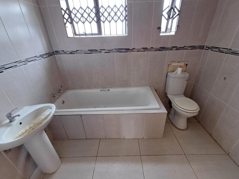 To Let 3 Bedroom Property for Rent in Danville Gauteng