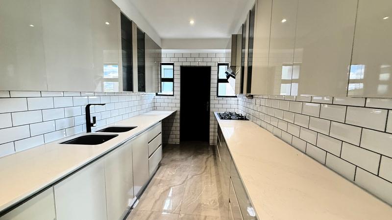 6 Bedroom Property for Sale in Copperleaf Estate Gauteng
