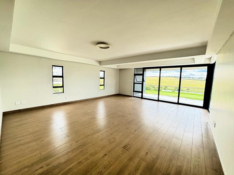 6 Bedroom Property for Sale in Copperleaf Estate Gauteng