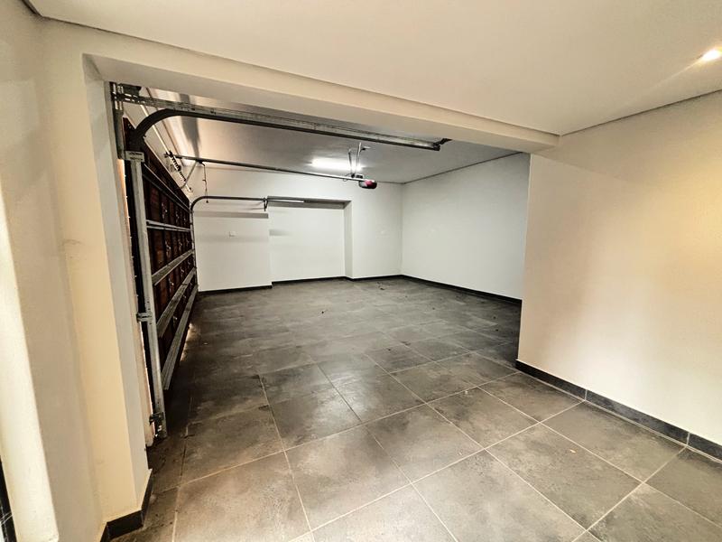 6 Bedroom Property for Sale in Copperleaf Estate Gauteng