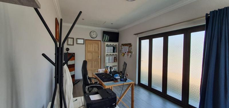 5 Bedroom Property for Sale in Atlasville Gauteng