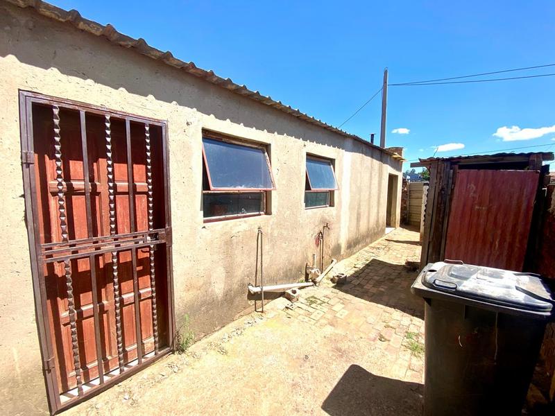 4 Bedroom Property for Sale in Bram Fischerville Gauteng
