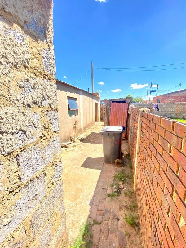 4 Bedroom Property for Sale in Bram Fischerville Gauteng