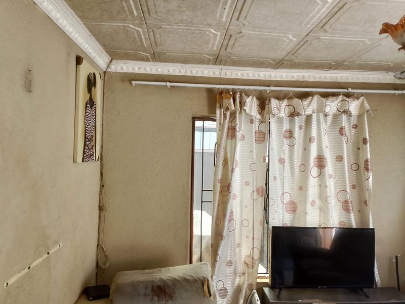 2 Bedroom Property for Sale in Protea Glen Gauteng