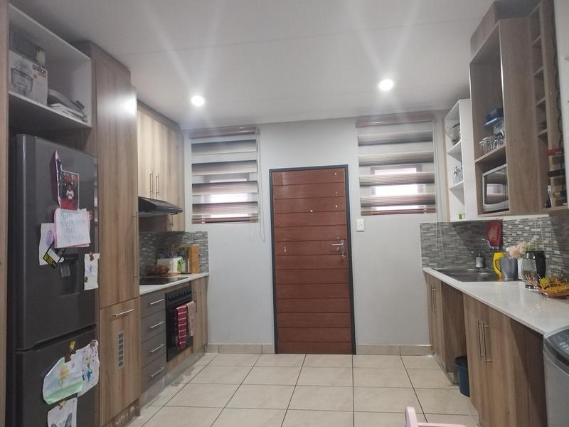 4 Bedroom Property for Sale in Albertsdal Gauteng