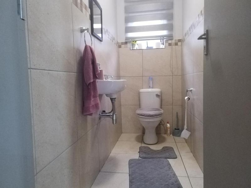 4 Bedroom Property for Sale in Albertsdal Gauteng