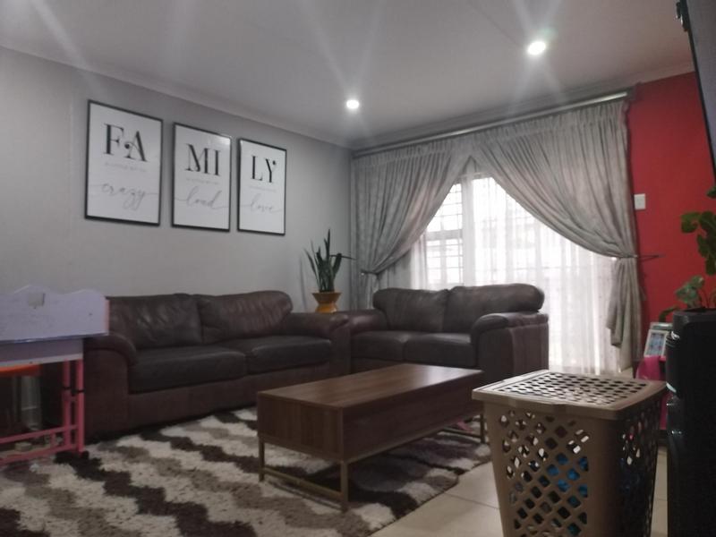 4 Bedroom Property for Sale in Albertsdal Gauteng