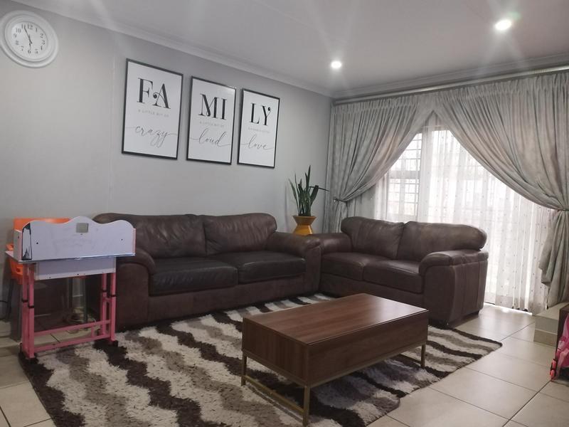 4 Bedroom Property for Sale in Albertsdal Gauteng