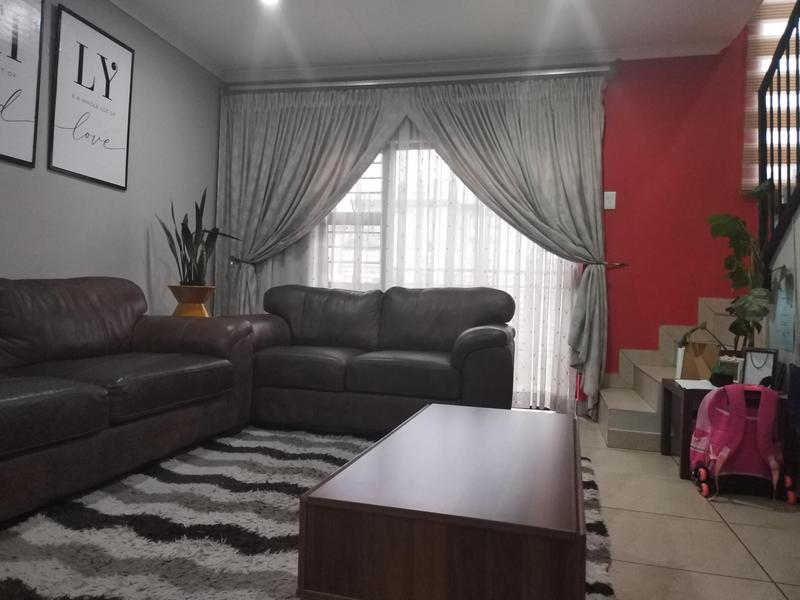 4 Bedroom Property for Sale in Albertsdal Gauteng