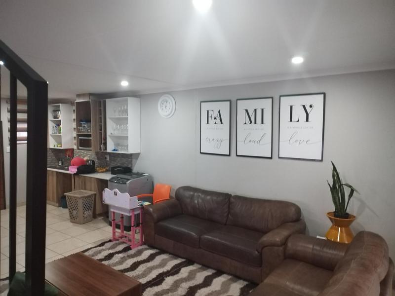 4 Bedroom Property for Sale in Albertsdal Gauteng