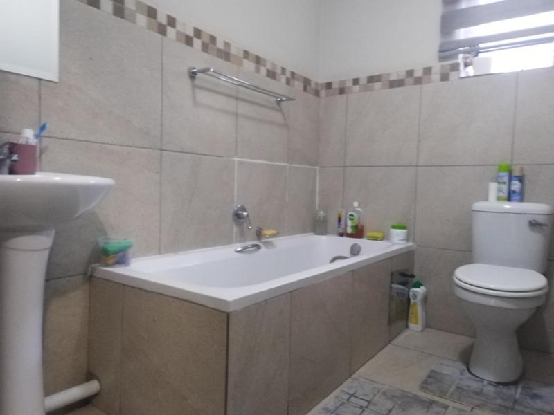 4 Bedroom Property for Sale in Albertsdal Gauteng