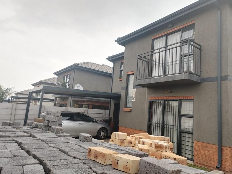 4 Bedroom Property for Sale in Albertsdal Gauteng