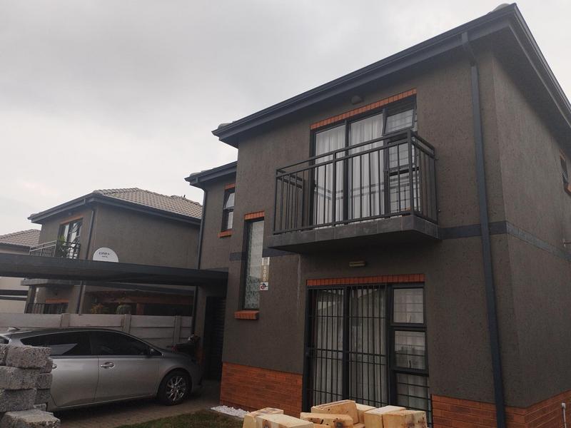 4 Bedroom Property for Sale in Albertsdal Gauteng