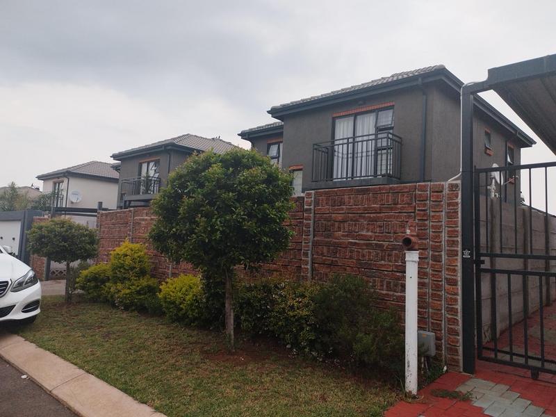 4 Bedroom Property for Sale in Albertsdal Gauteng