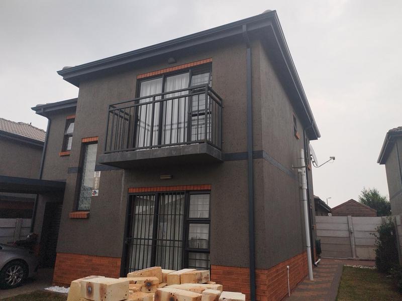 4 Bedroom Property for Sale in Albertsdal Gauteng