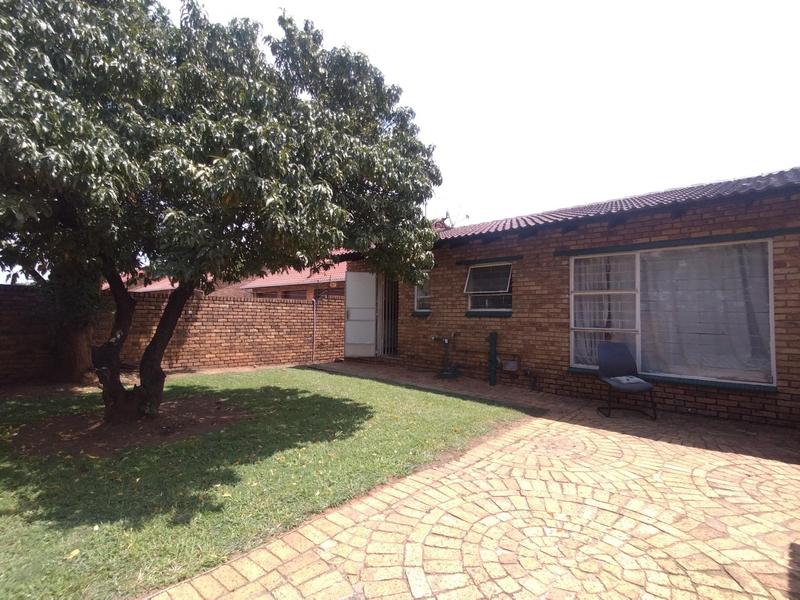 2 Bedroom Property for Sale in Kibler Park Gauteng