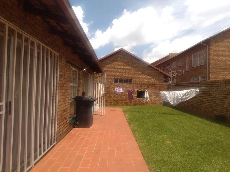 2 Bedroom Property for Sale in Kibler Park Gauteng