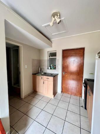 To Let 1 Bedroom Property for Rent in Milpark Gauteng