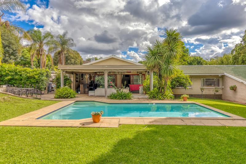 5 Bedroom Property for Sale in Darrenwood Gauteng