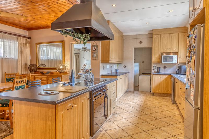 5 Bedroom Property for Sale in Darrenwood Gauteng