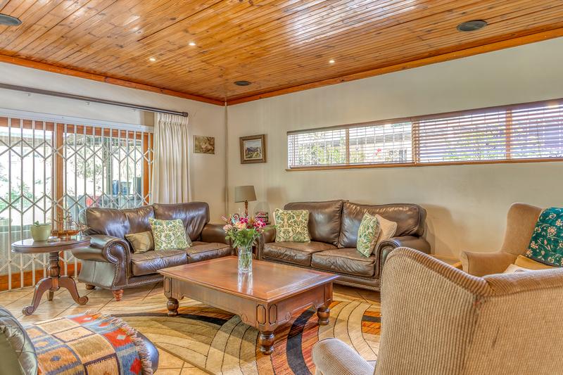 5 Bedroom Property for Sale in Darrenwood Gauteng
