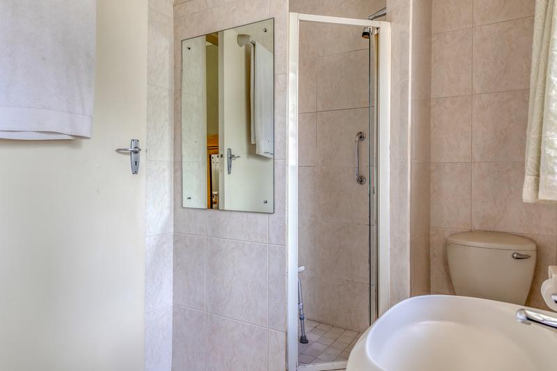 5 Bedroom Property for Sale in Darrenwood Gauteng