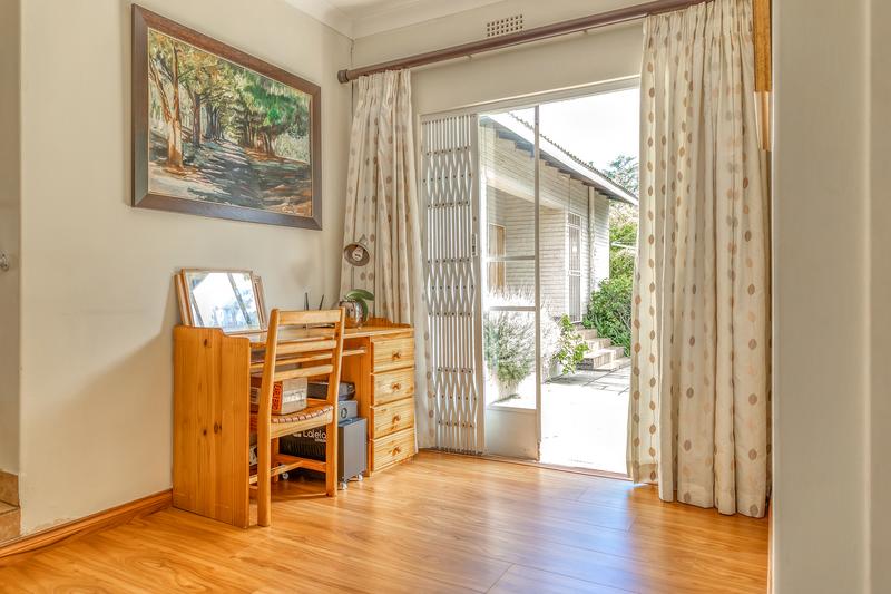 5 Bedroom Property for Sale in Darrenwood Gauteng