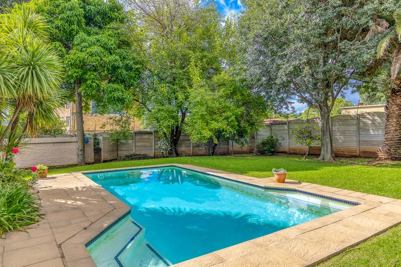 5 Bedroom Property for Sale in Darrenwood Gauteng