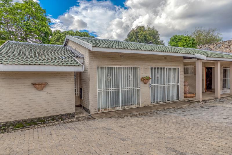 5 Bedroom Property for Sale in Darrenwood Gauteng