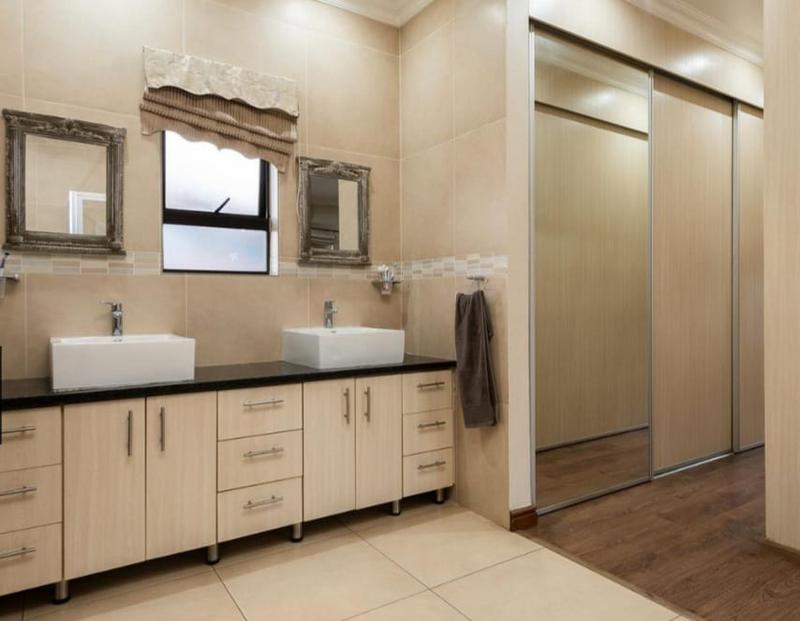 3 Bedroom Property for Sale in Aspen Hills Gauteng