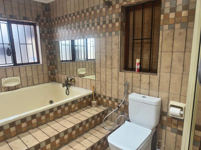 5 Bedroom Property for Sale in Claudius Gauteng
