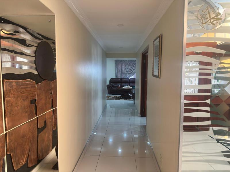 5 Bedroom Property for Sale in Claudius Gauteng