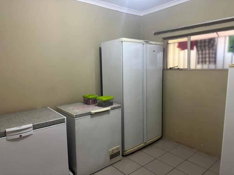 5 Bedroom Property for Sale in Claudius Gauteng