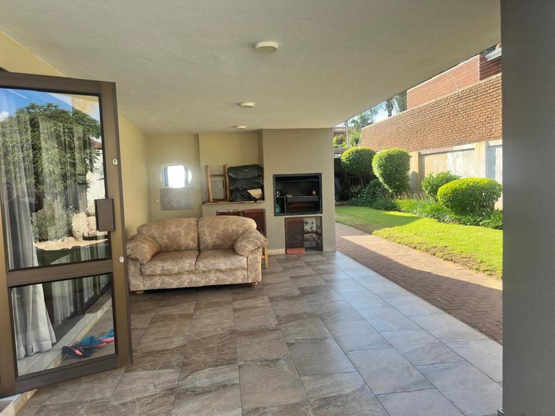 5 Bedroom Property for Sale in Claudius Gauteng