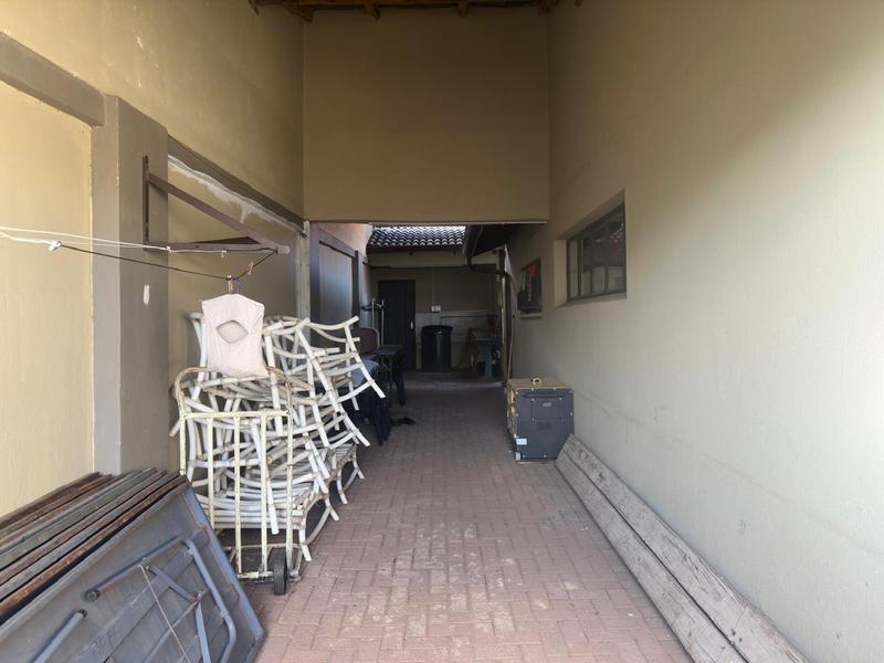 5 Bedroom Property for Sale in Claudius Gauteng